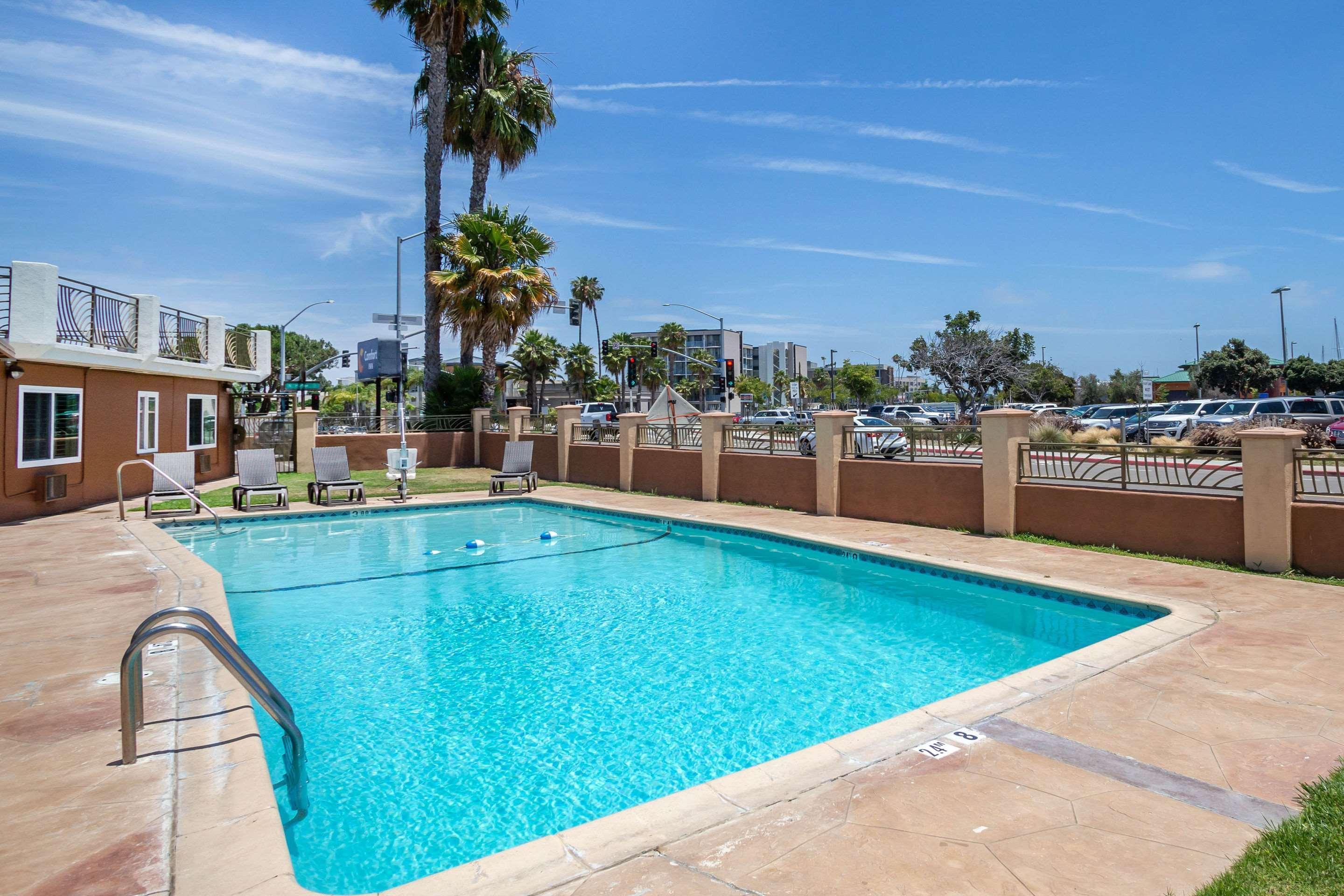 Comfort Inn San Diego Airport At The Harbor Exterior photo