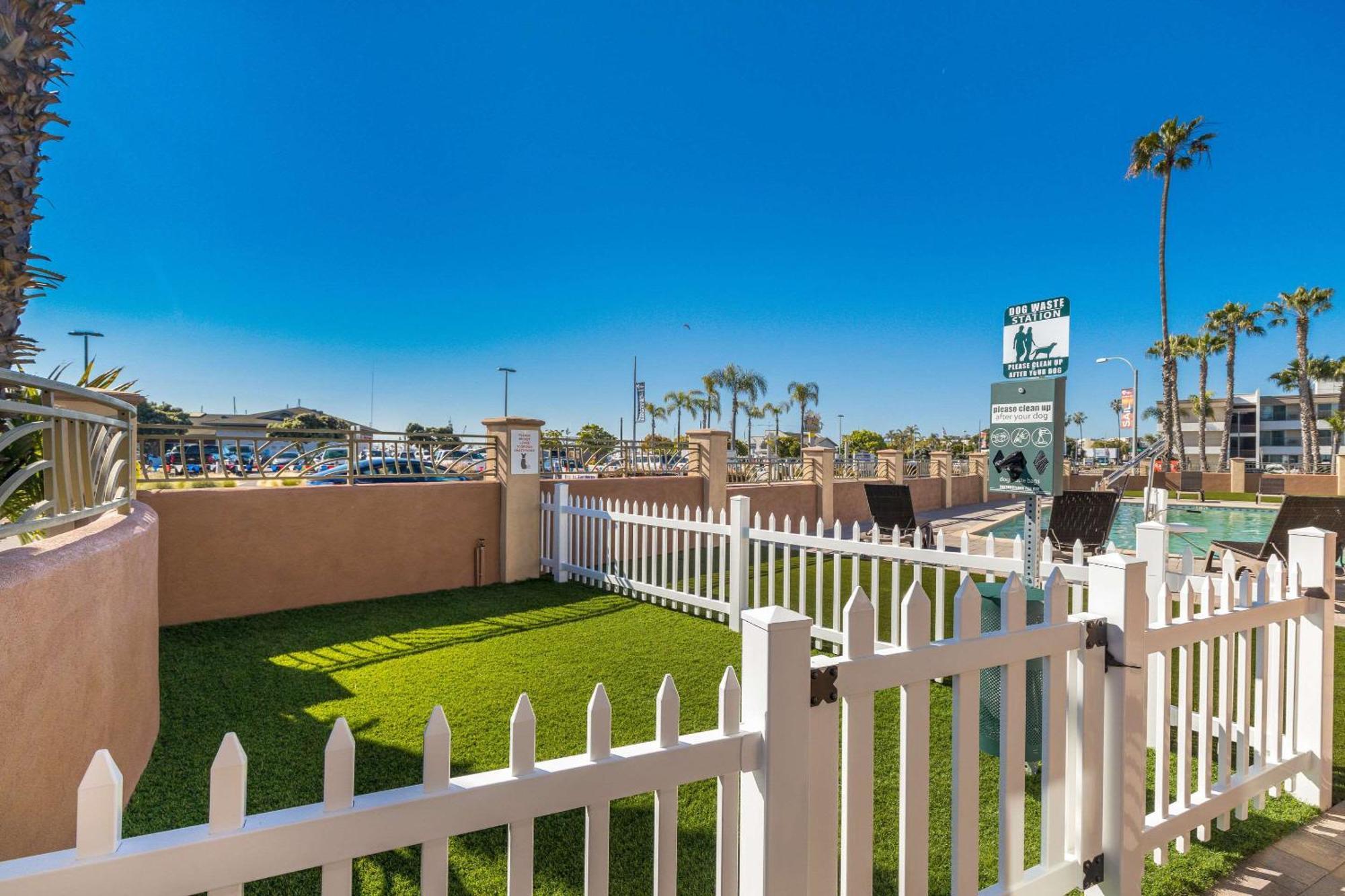 Comfort Inn San Diego Airport At The Harbor Exterior photo