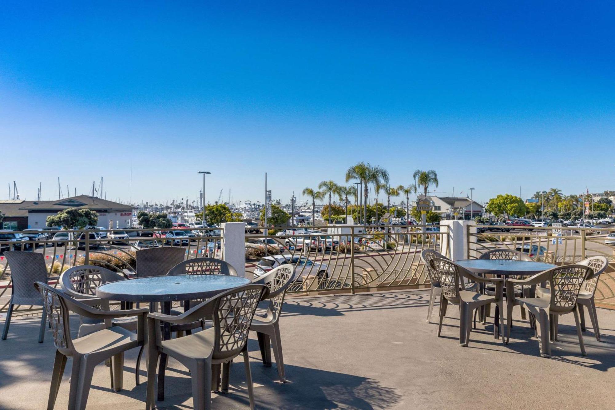 Comfort Inn San Diego Airport At The Harbor Exterior photo