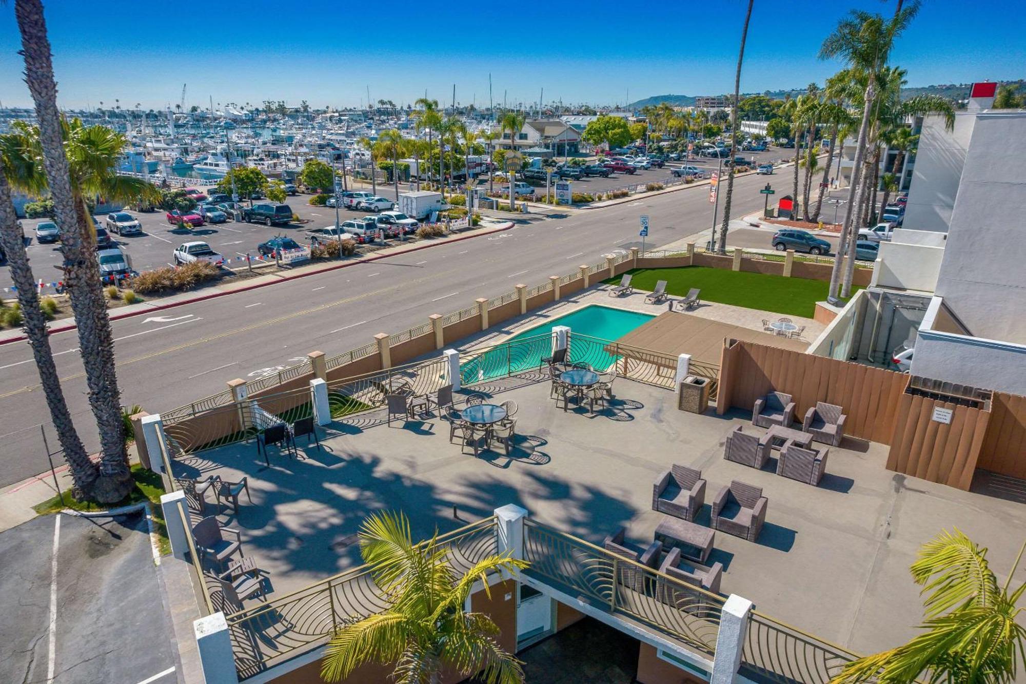 Comfort Inn San Diego Airport At The Harbor Exterior photo