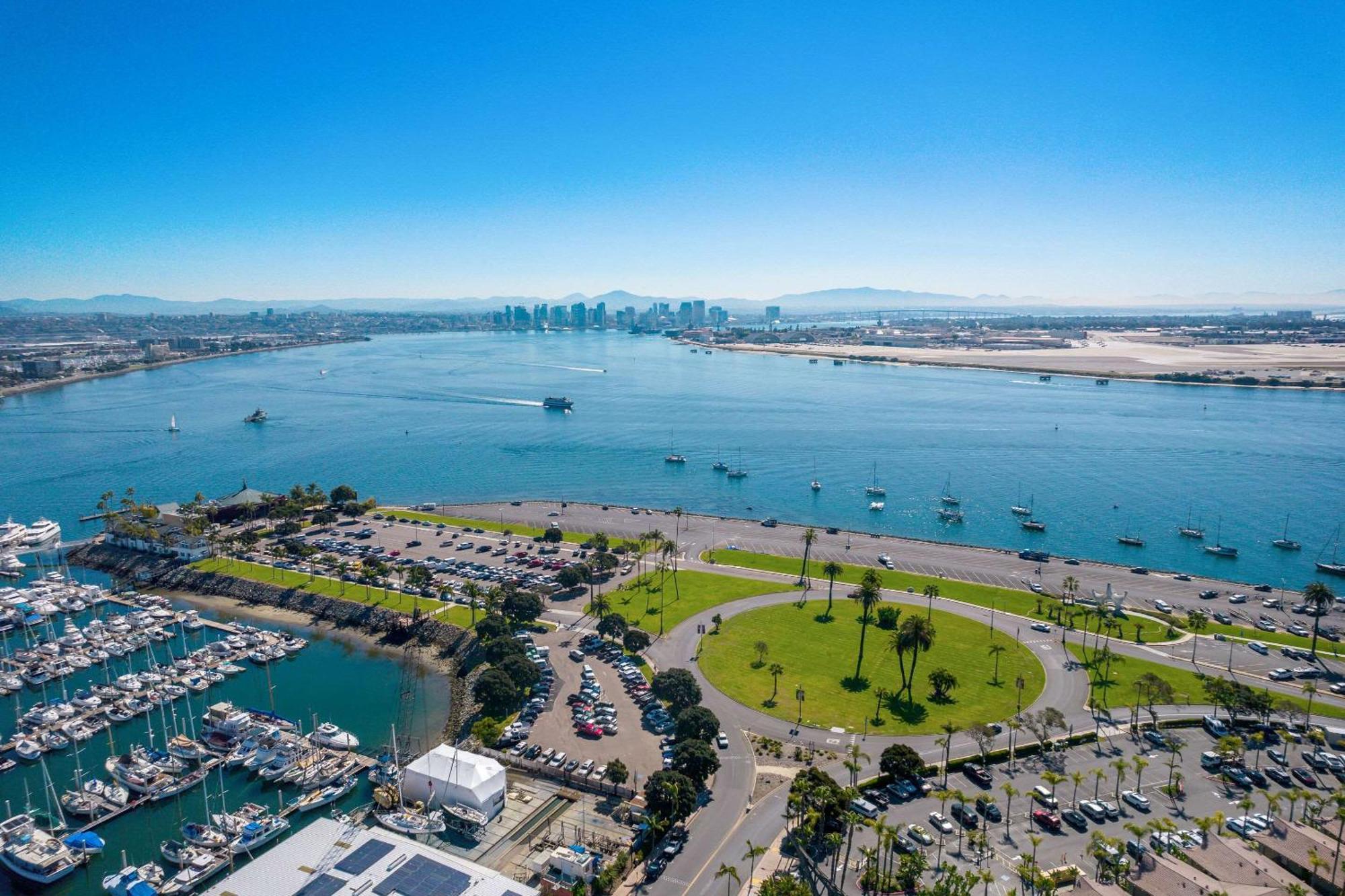 Comfort Inn San Diego Airport At The Harbor Exterior photo